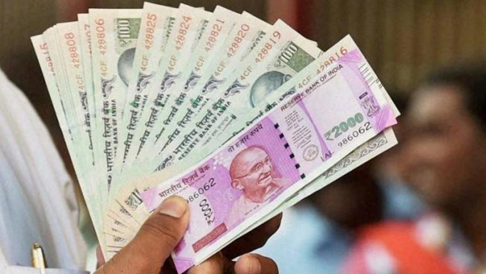Rupee recoups day's losses, ends 13 paisa higher against USD